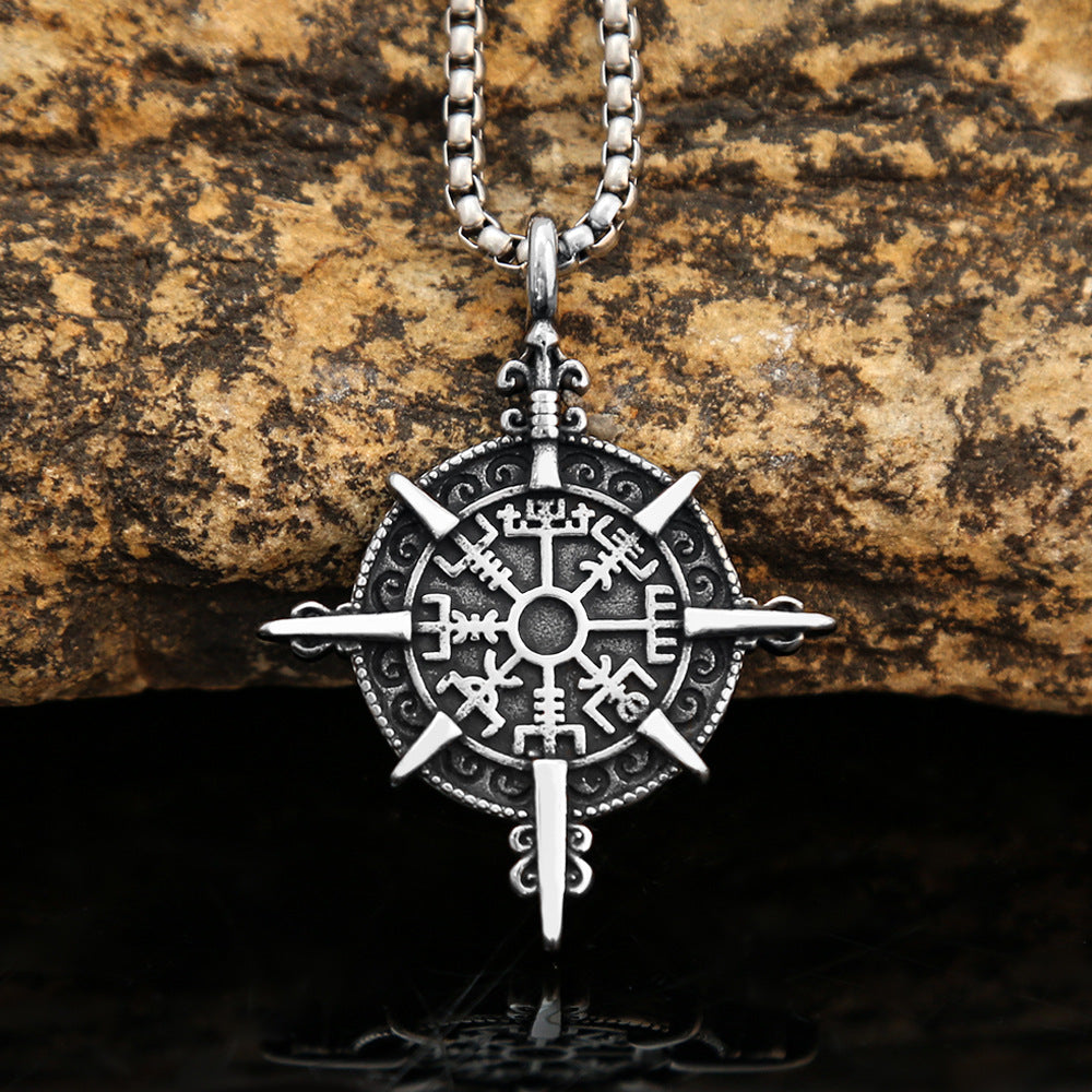 A niche high-end titanium steel men's necklace