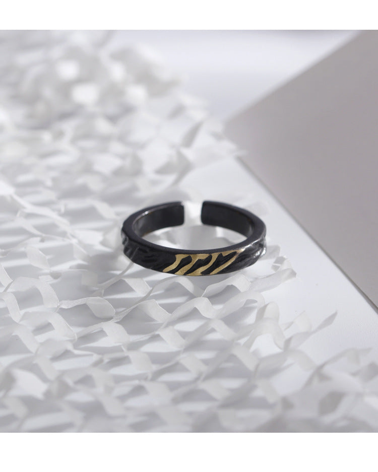 Hidden gold ring men's fashionable dark style personalized ring with black gold texture and open mouth men's single ring
